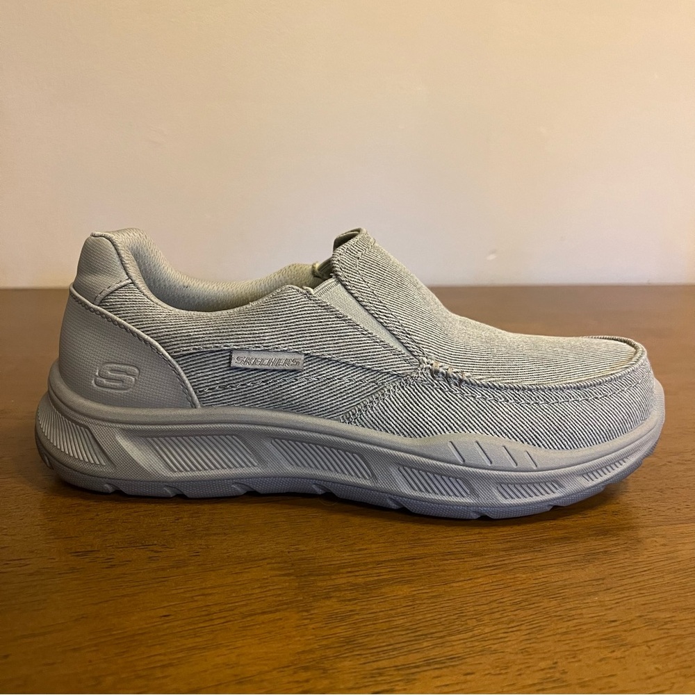 NEW - Skechers Men’s Relaxed Fit Cohegan Viera Taupe Casual slip-on loafer Siz…